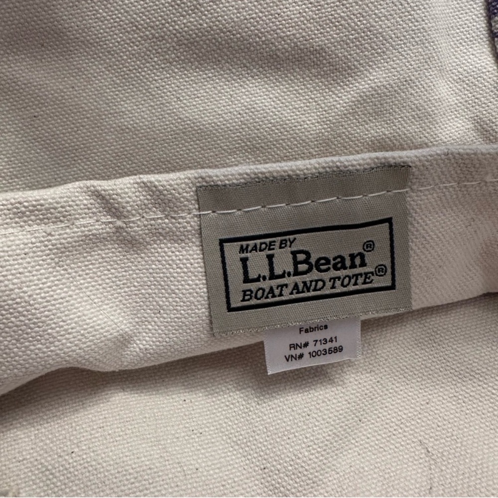 L.L. Bean Boat and Tote rare purple hibiscus pattern - Medium w/ Short straps - Picture 8 of 14